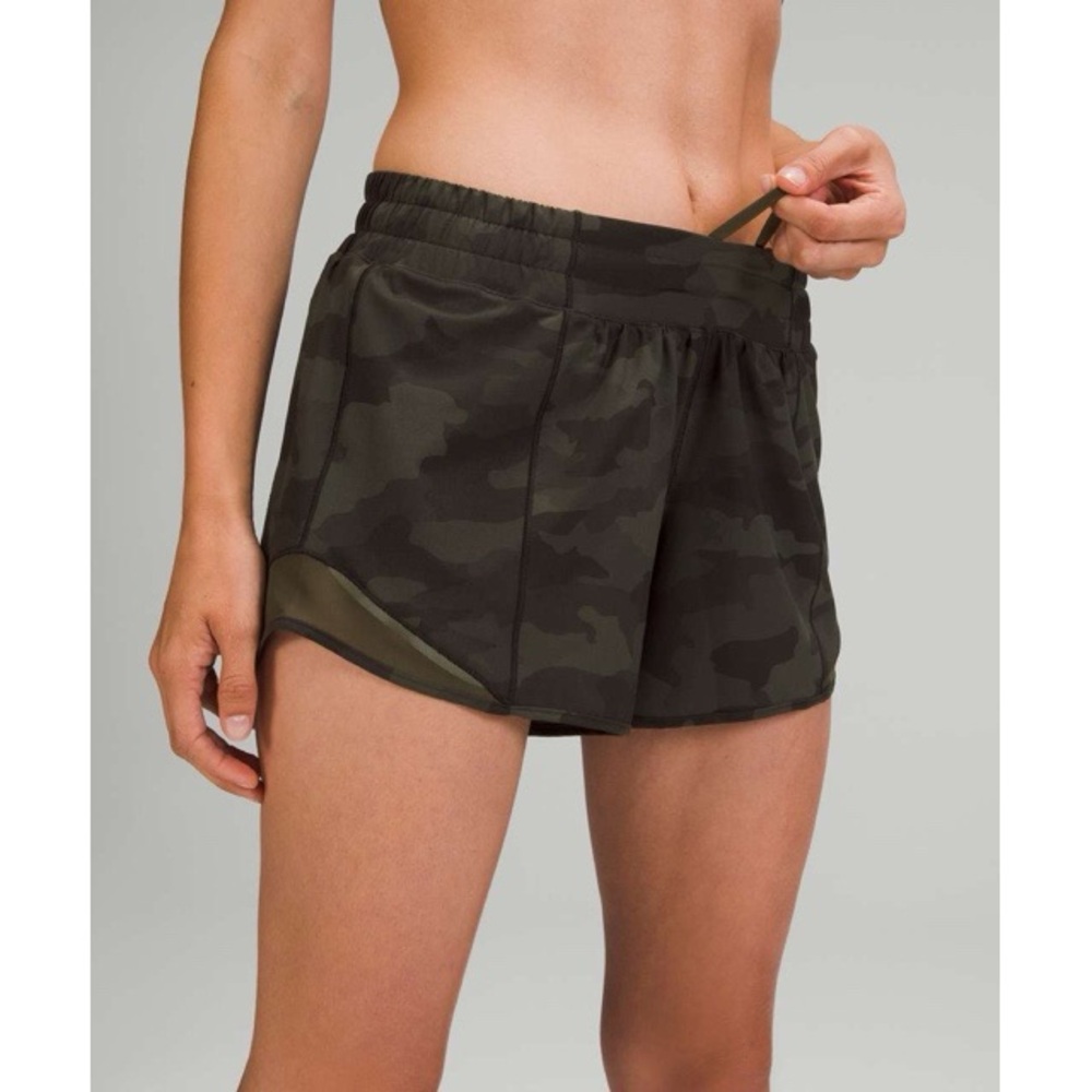 Lululemon Hotty Hot Low Rise Short 4”